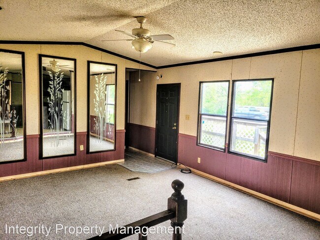 Building Photo - 2 br, 2 bath House - Trailer for rent 2135...