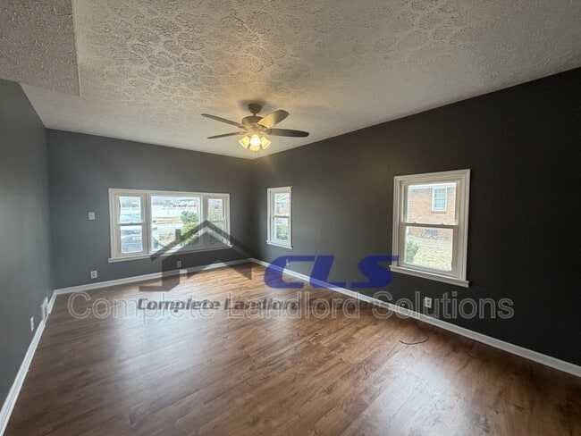 Foto del edificio - 2116 Poplar St