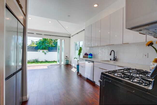 Foto del edificio - 9427-9422 S 4th Ave