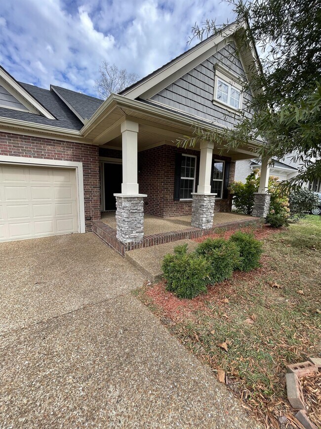 Building Photo - 6477 Sunnywood Dr