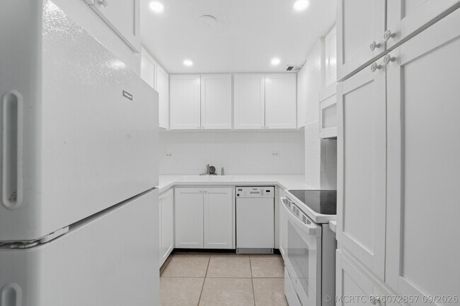Building Photo - 2800 N Flagler Dr