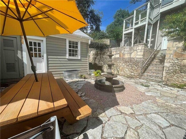 Foto del edificio - 1603 Shoal Creek Blvd