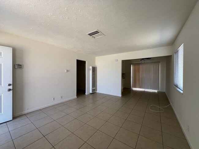 Building Photo - 3 Bedroom 2 Bathroom House with 2 Car Garage