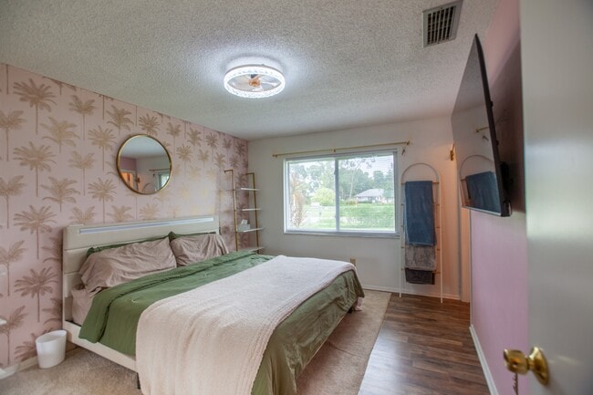 Building Photo - 1323 Torreya Cir