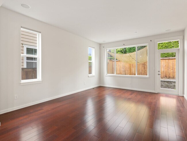 Foto del edificio - Spacious 4Bd Redmond Home