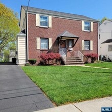 Building Photo - 12-14-14 1st St