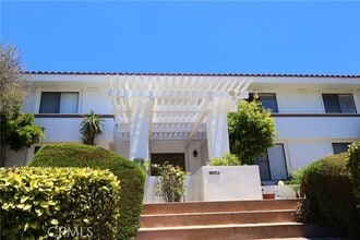 Building Photo - 1456 Vía Coronel