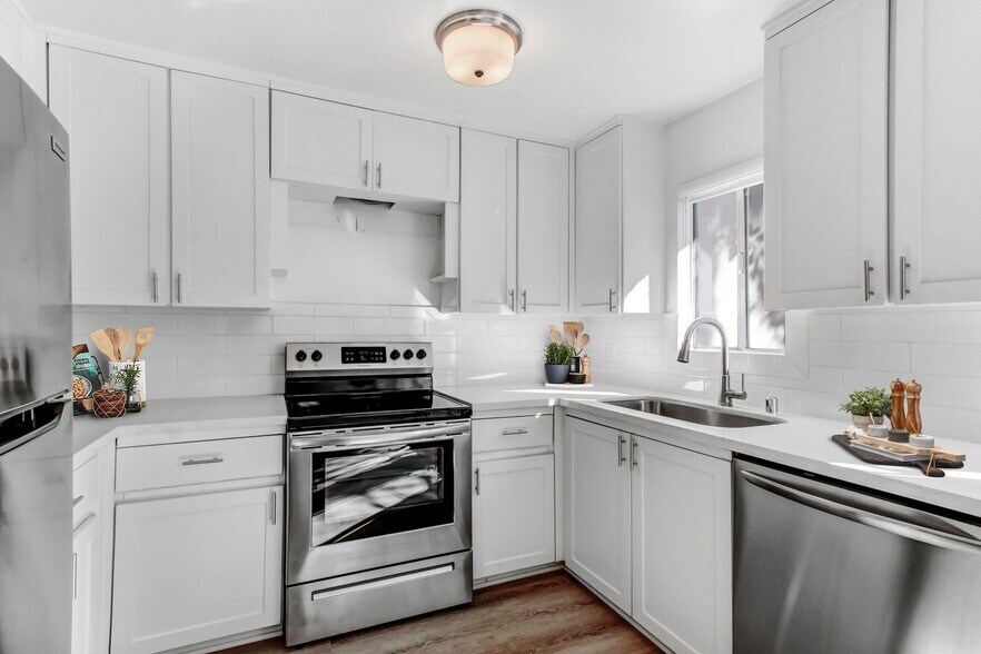 Bentley Avenue Apartments