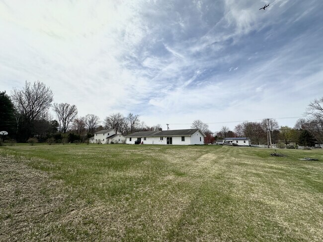 Foto del edificio - 295 Macrae Rd