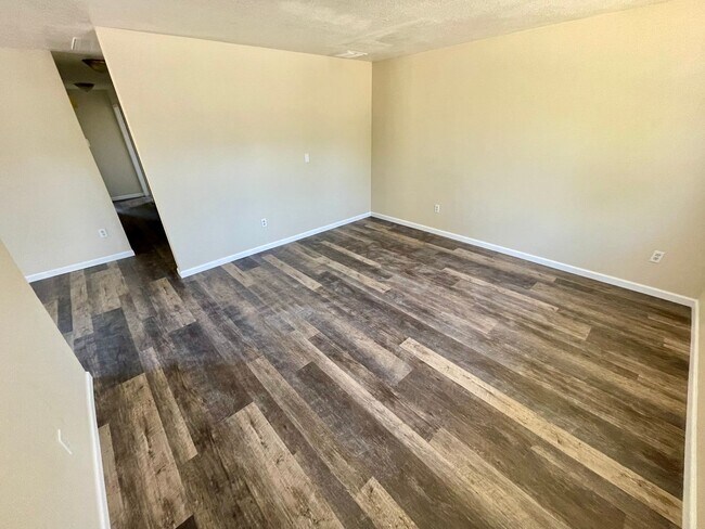 Foto del edificio - 3 bedroom, 1.5 bath House ** PENDING **
