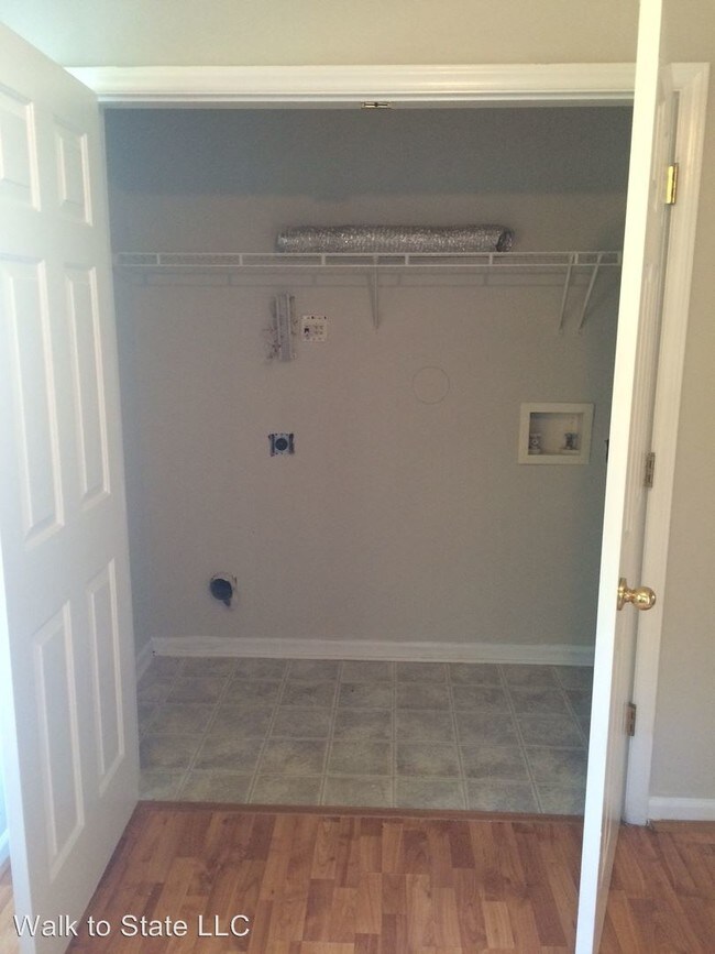 Foto del edificio - 3730 Pardue Woods Pl