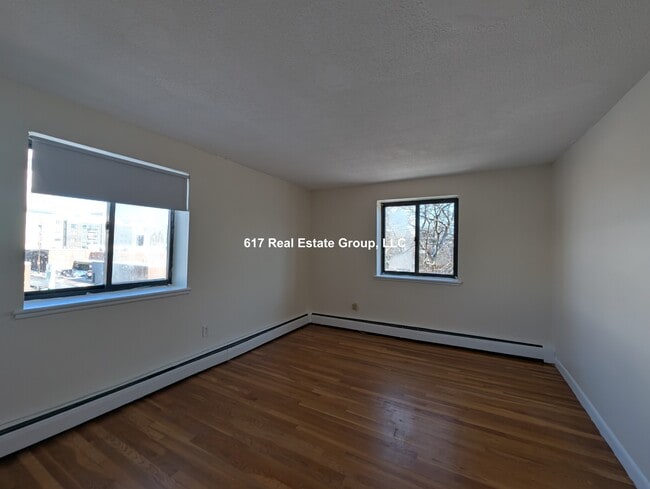 Foto del edificio - 122 Dustin St