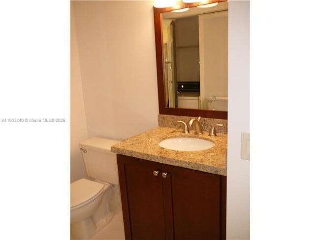 Foto del edificio - 3610 Yacht Club Dr