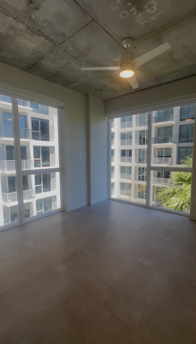 Foto del edificio - 72 NW 25th St