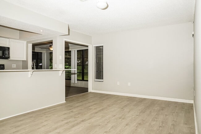 Foto del edificio - 609 McArthur Ave