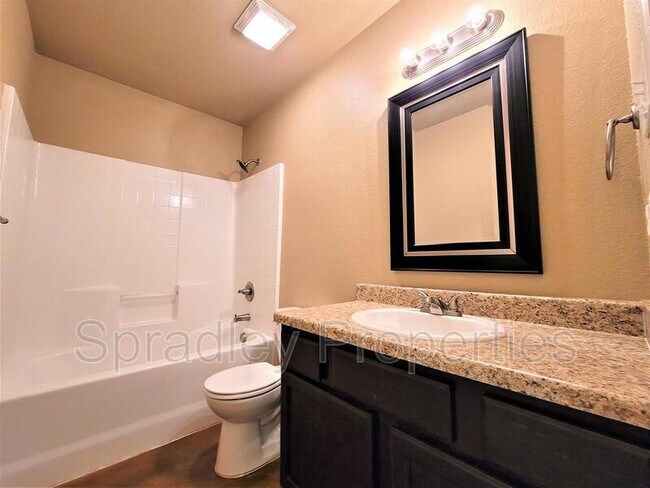 Foto del edificio - 737 Laila Ln