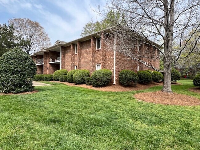 Building Photo - 3 Bedroom/ 2 bath Condo in Fountain Manor