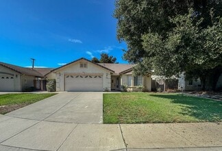 Building Photo - 1450 Cypress Ct