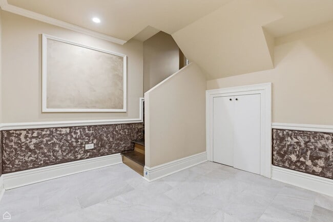 Foto del edificio - 5614 N Campbell Ave