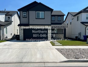 Building Photo - 2997 S 2600 W St