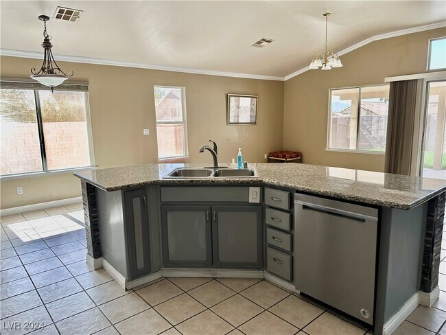 Foto del edificio - 1269 Honey Lake St