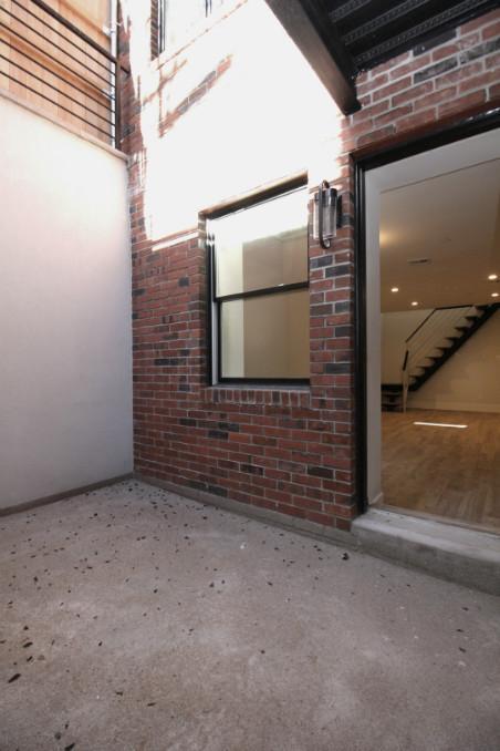 Building Photo - 96 Adelphi St