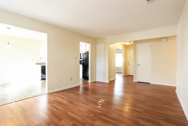 Building Photo - 87 Alexander Way