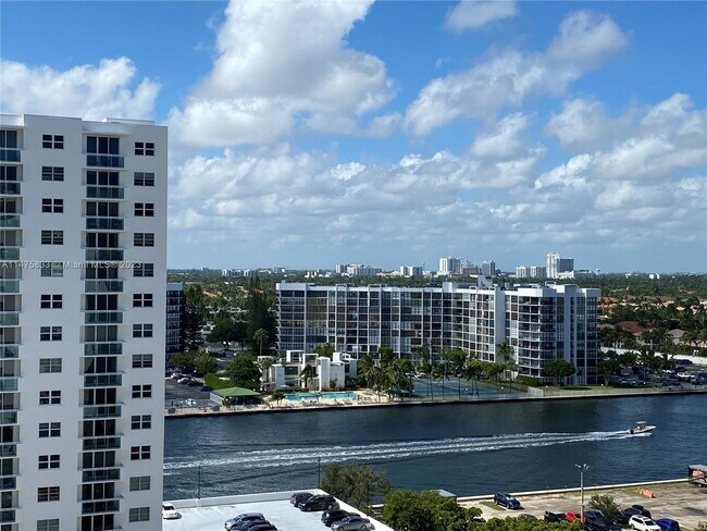 Building Photo - 3001 S Ocean Dr