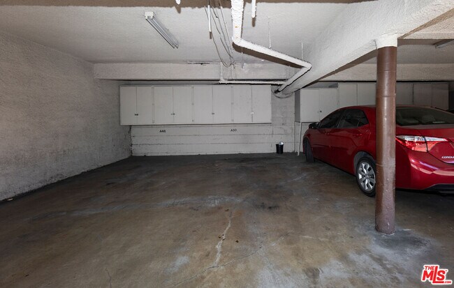 Building Photo - 8650 Belford Ave