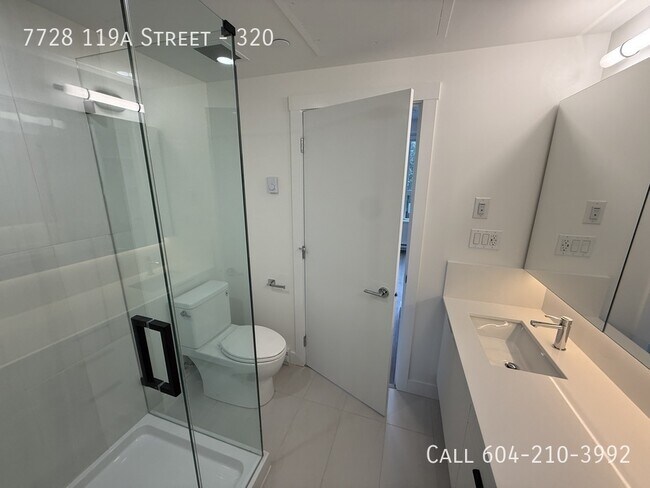 Building Photo - Elegant 2 Bedroom Condo