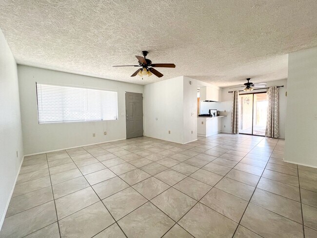 Foto del edificio - 3 Bedroom Home in 29 Palms