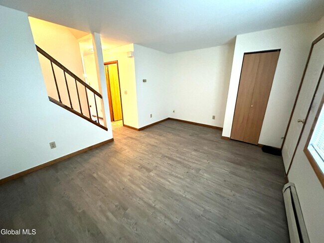 Foto del edificio - 23 Warsaw Ave