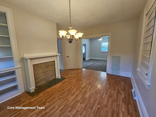 Building Photo - Amazing 4 bedroom 1 bath home in Avalon