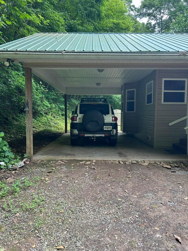 Building Photo - 466 Old Camptown Dr