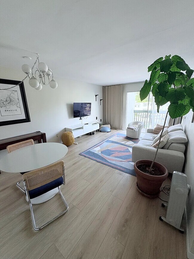 Foto del edificio - 4060 Huerfano Ave