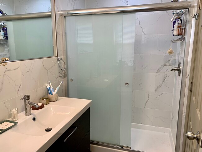 New Shower - 3005 Huntingdon Ave