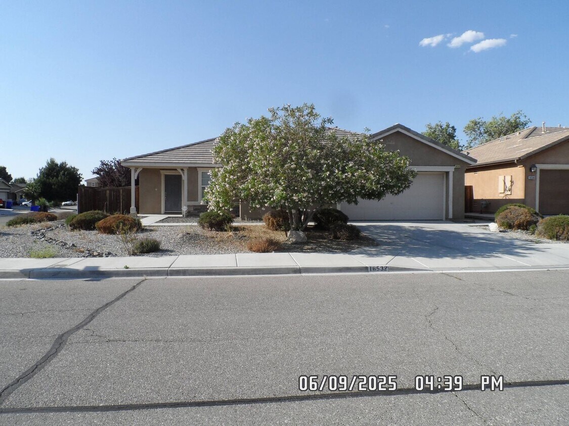 Primary Photo - 4 Bedrooms, 2 Bathrooms, 1564 sq. ft., Gas...