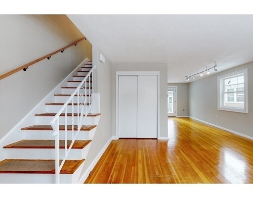Building Photo - 27 Ledge Hill Rd