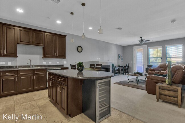 Building Photo - 2 br, 2 bath House - 7291 N Scottsdale Rd ...