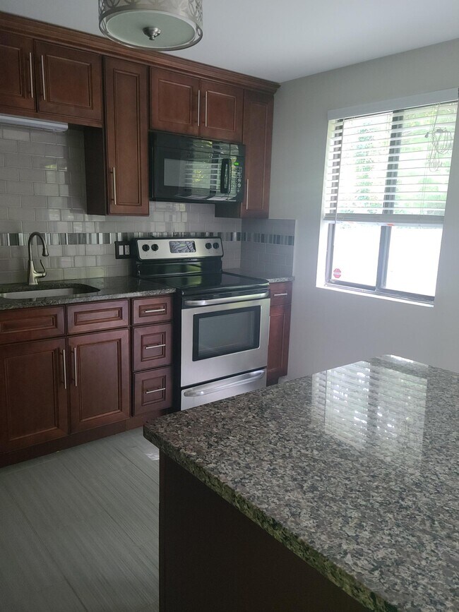 31 Conestoga Way Unit 31, Glastonbury, CT 06033 Condo for Rent in