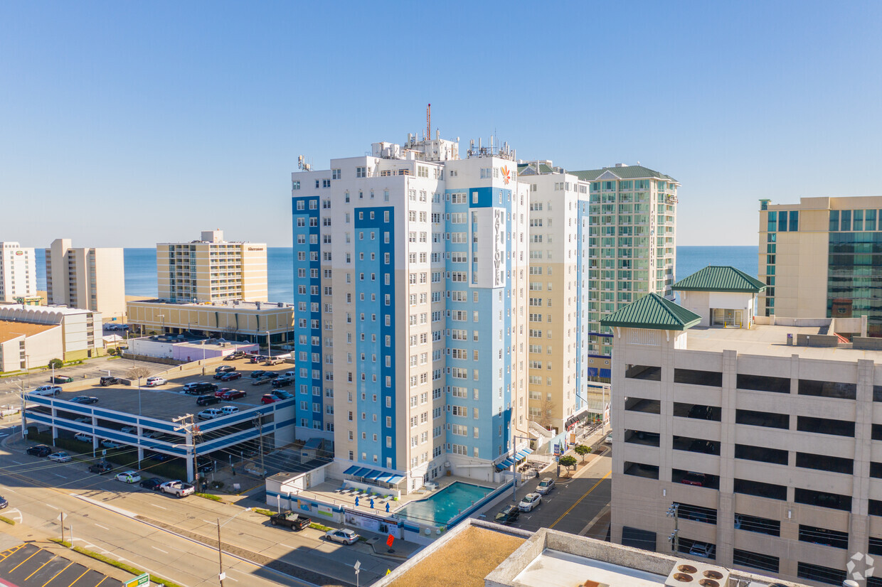 Primary Photo - Mayflower Apartments