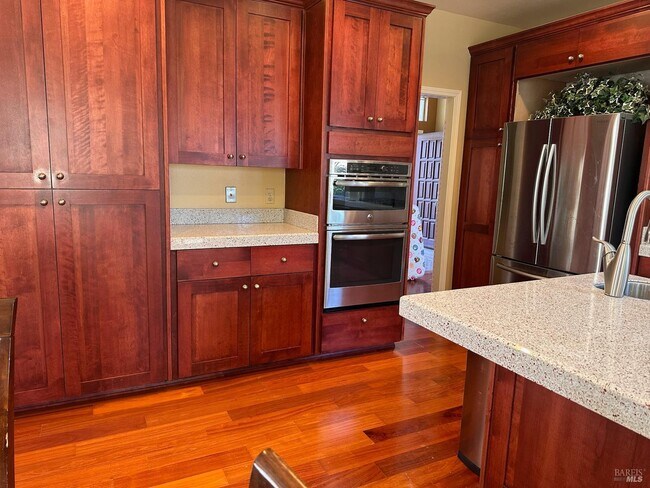 Foto del edificio - 101 Fox Hollow Cir