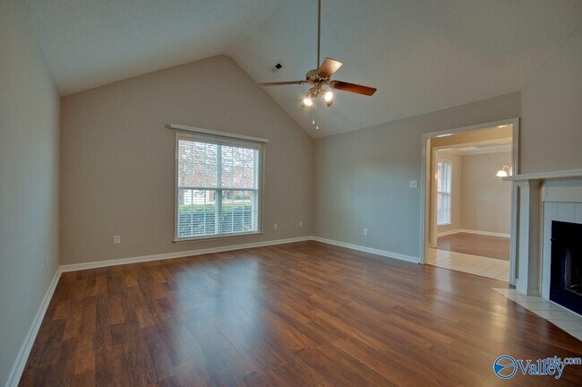 Foto del edificio - 113 Claytor Ln