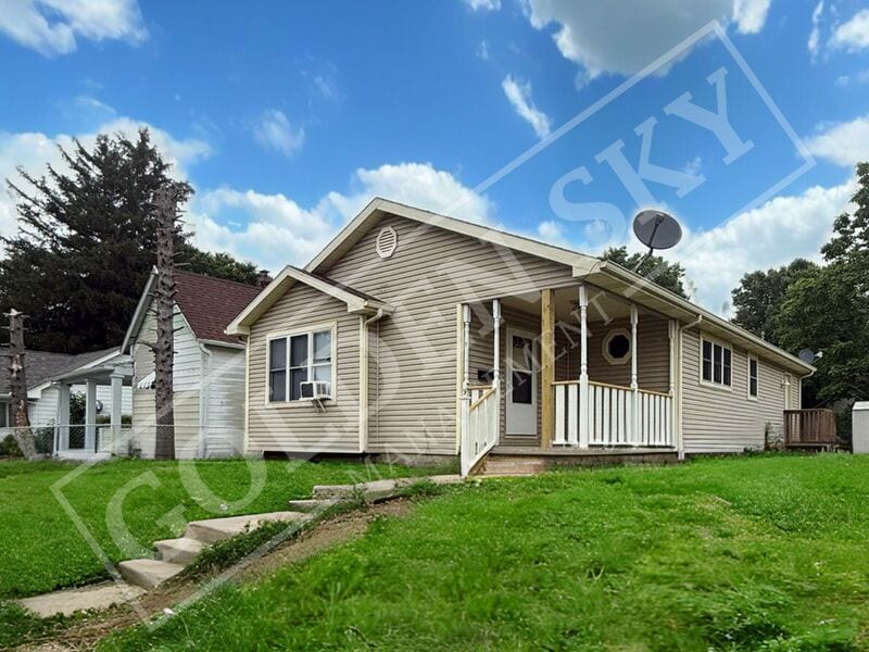Primary Photo - 912 S Macedonia Ave
