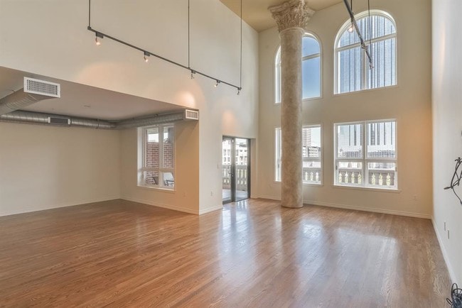 Building Photo - 3030 Post Oak Blvd