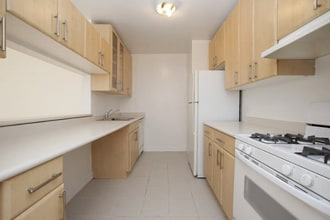 Building Photo - 70 Battery Pl