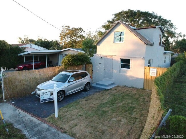 Building Photo - 1713 NW 76th Terrace