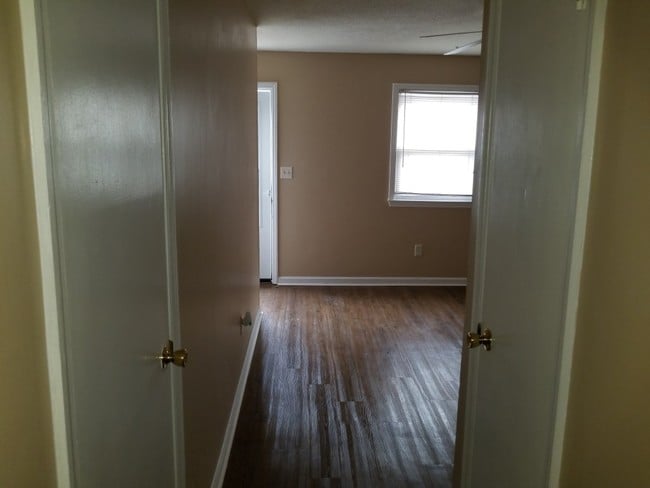 Building Photo - 3630 Yarbrough Ave