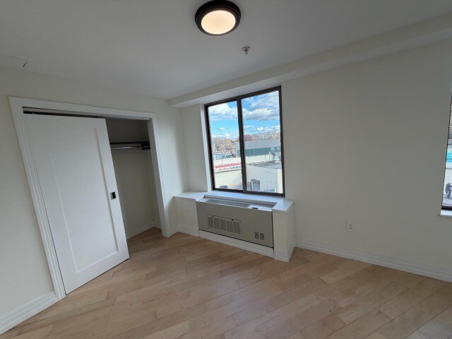 Foto del edificio - 64-05 Yellowstone Blvd