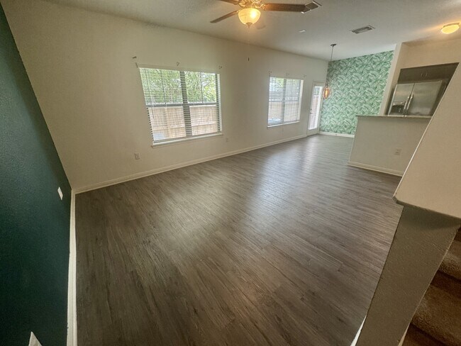 Photo - 418 Lockhart St Townhome